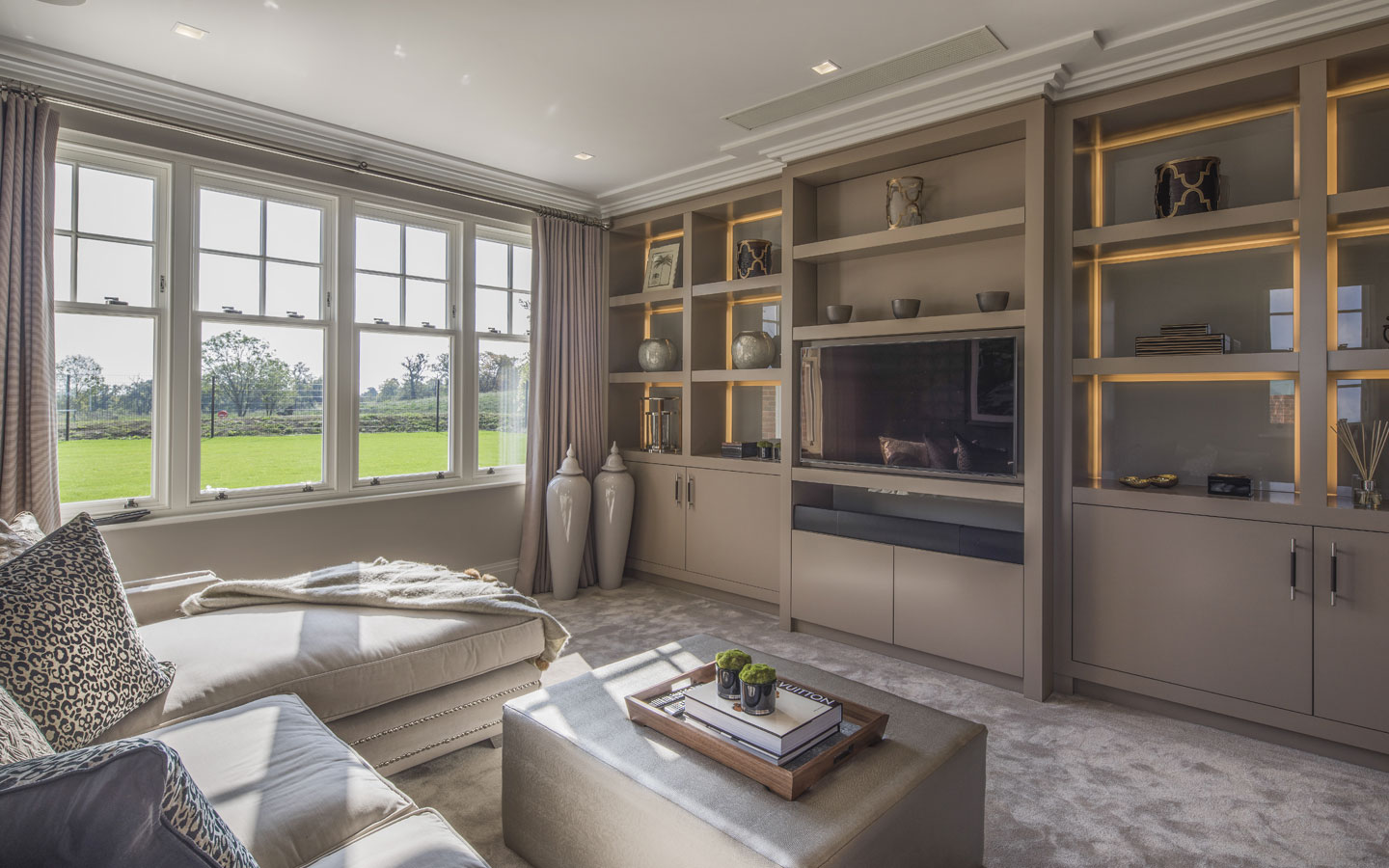 Private Estate, 10 Detached Houses — 10