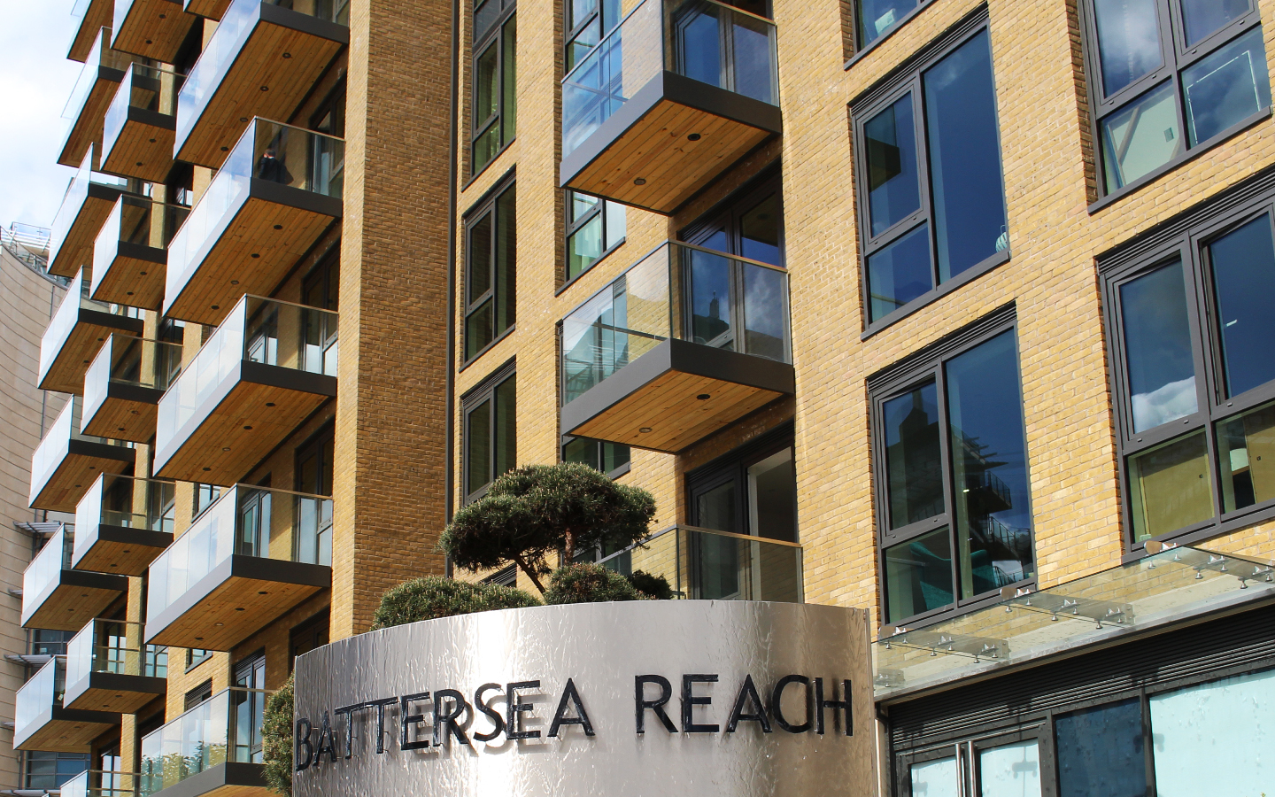 Battersea Reach — 2